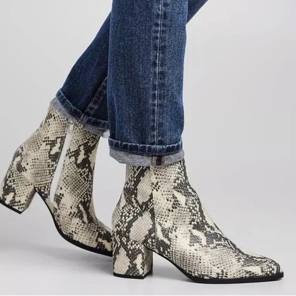 Madden Girl Shoes - Madden Girl Women’s Dafni Snake Print Heeled Ankle Boots - size 8.5